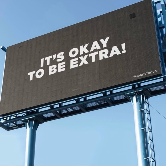 ⭐️ LIVE TONIGHT AT THE HIPPIE RICH RESALE RANCH! CRAZY SALES GALORE AND MORE! ⭐️ - Picture 3 of 6